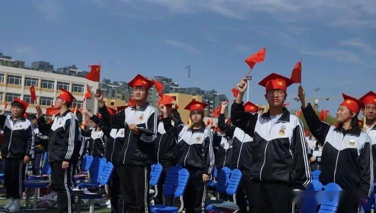 小东不屑于做家务常常觉得自己将来要做大事你是怎么看的呢请写下来吧?,解答你所有疑问